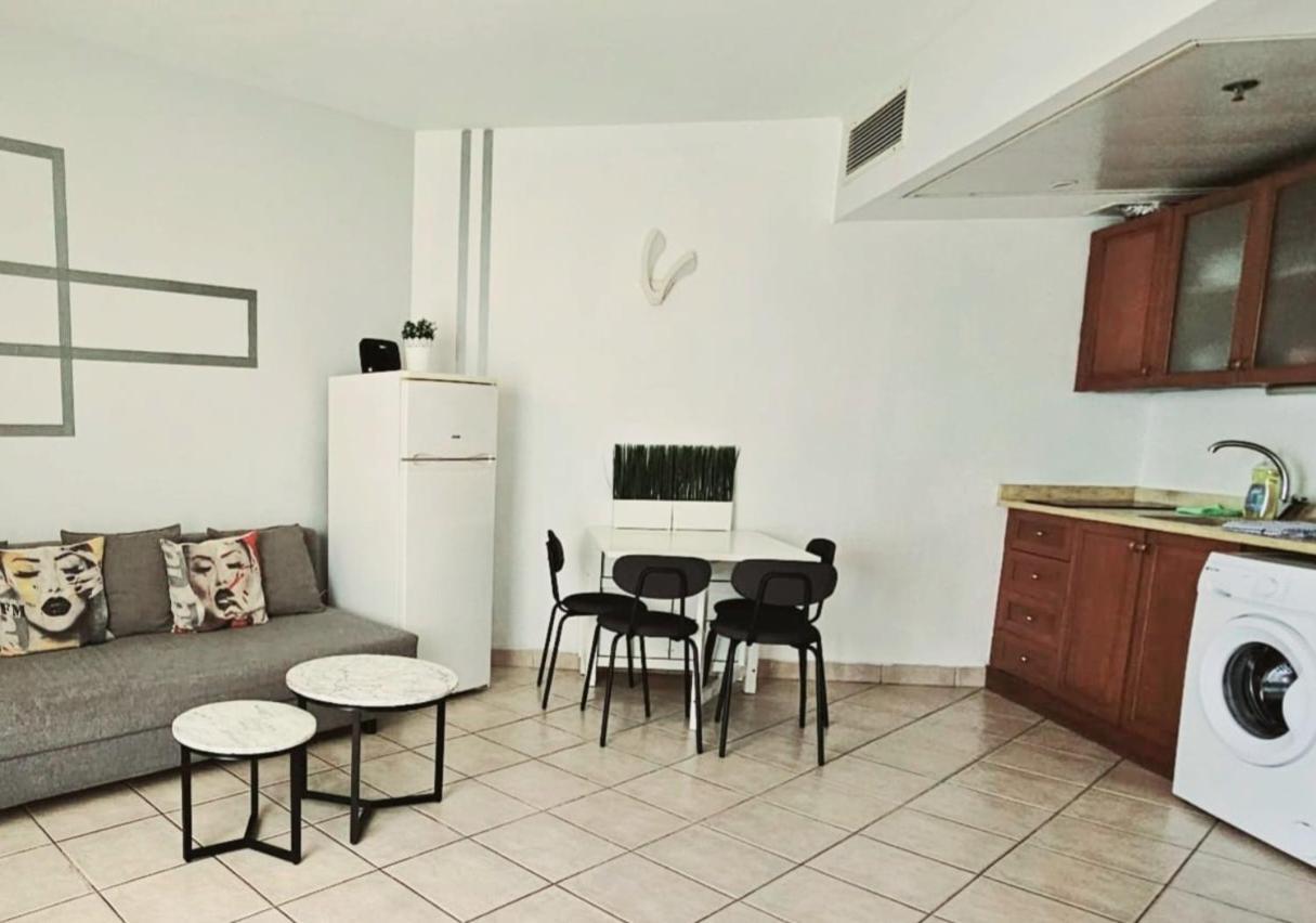 Go To Apartments In Leonardo バト・ヤム 部屋 写真